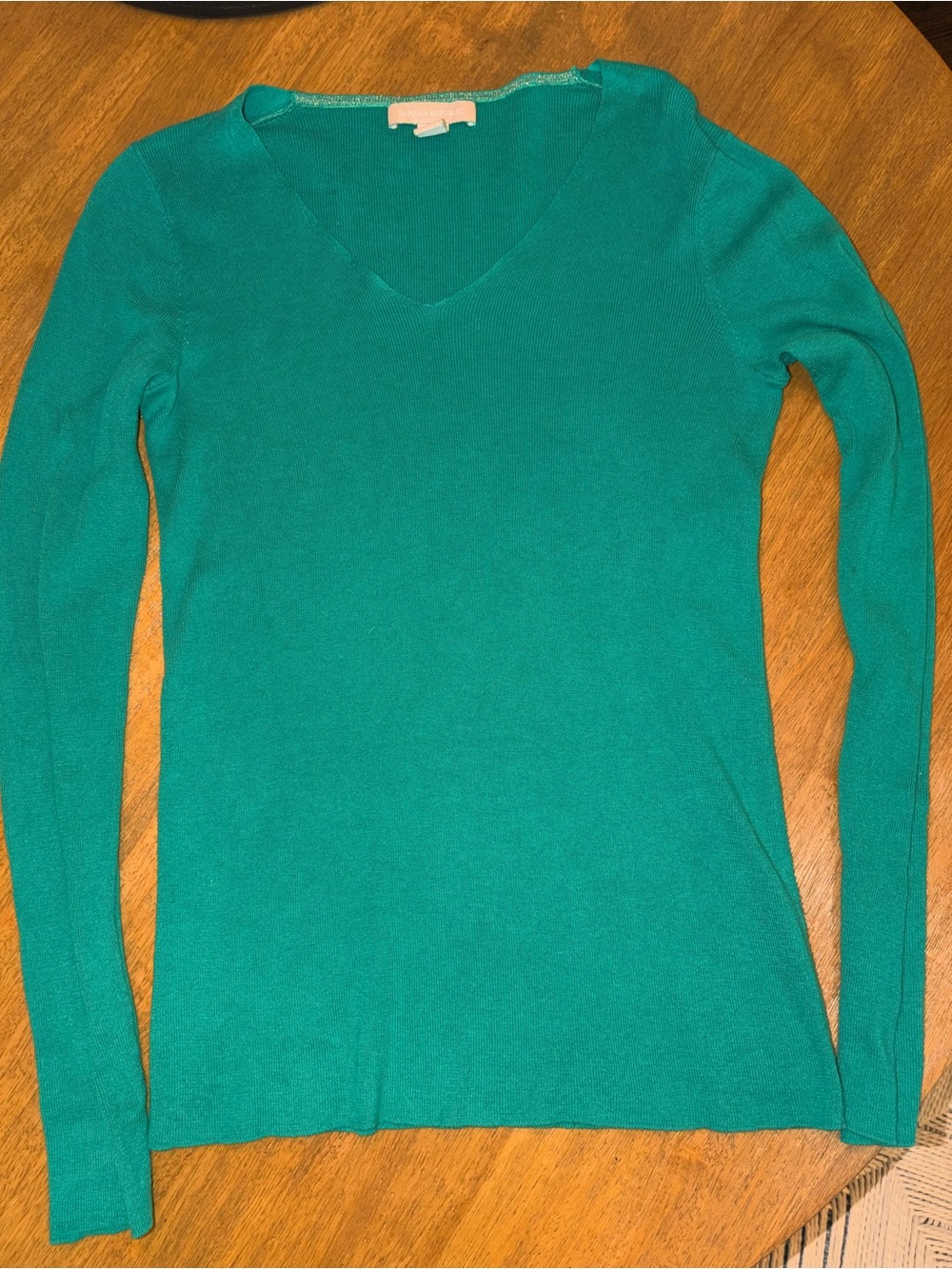 Banana Republic Women’s Medium Emerald Green Wool-Cotton V-Neck Sweater